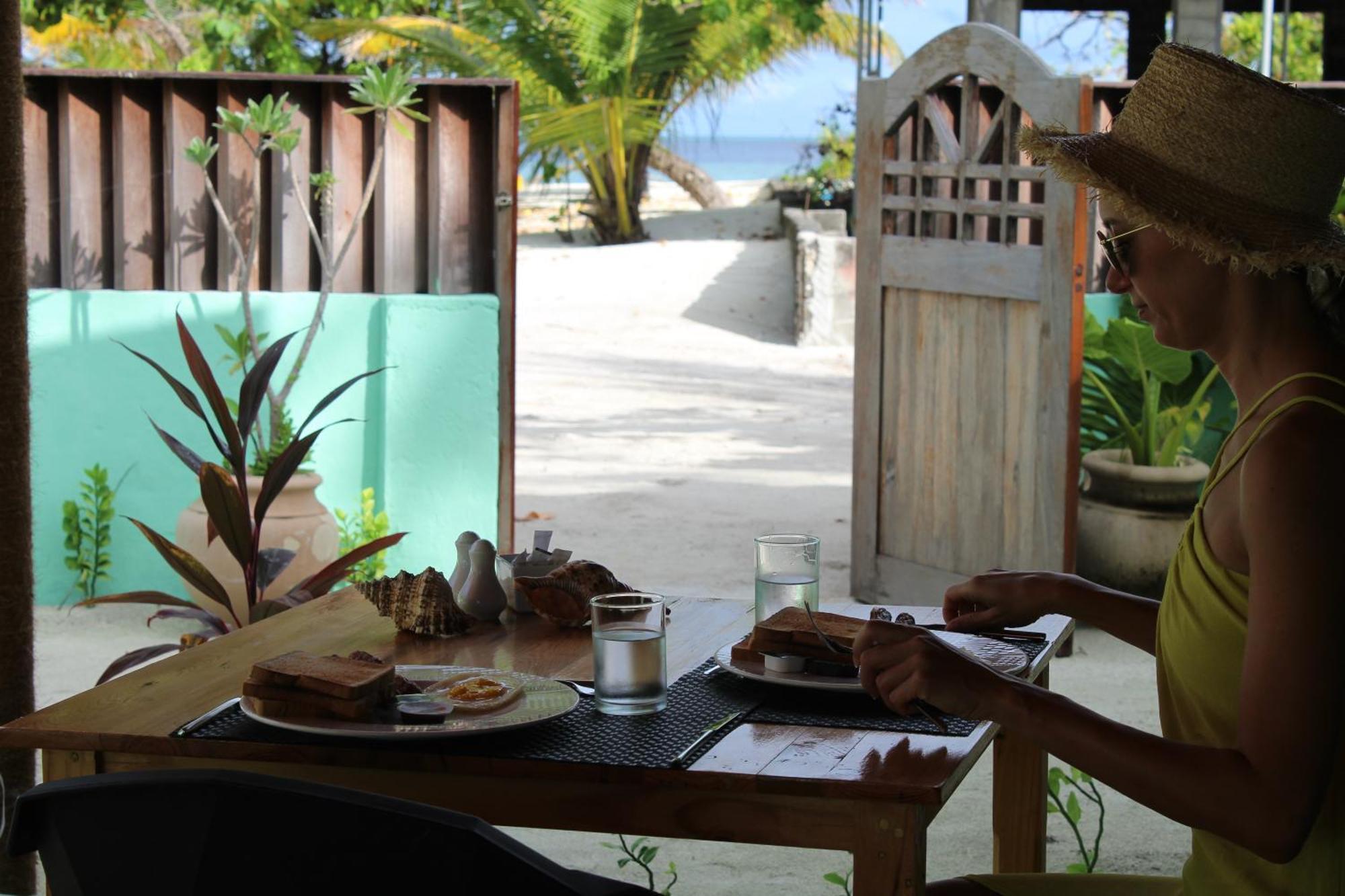 Mamello Beach Club Maldives Feridhoo Luaran gambar